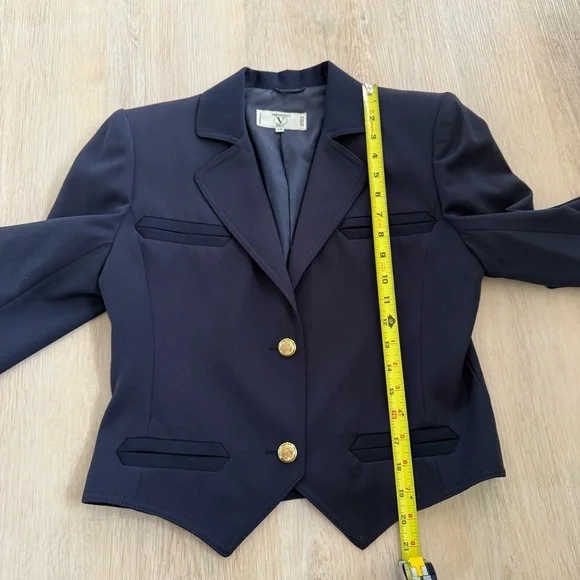 Vintage Valentino Miss V Navy Cropped Blazer with Gold Buttons - Picture 5 of 11